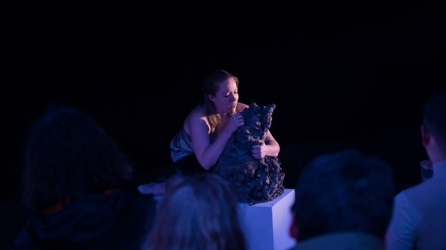 Performance still Performance Auction 1